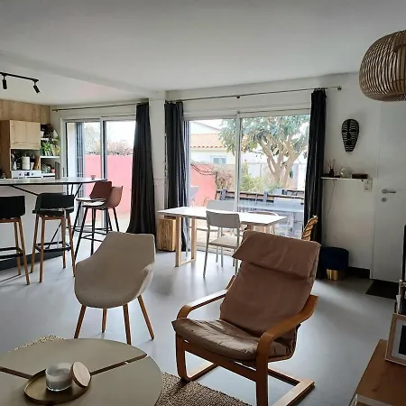 펜션 Quiet House With Wooded Garden Les Sables-dʼOlonne